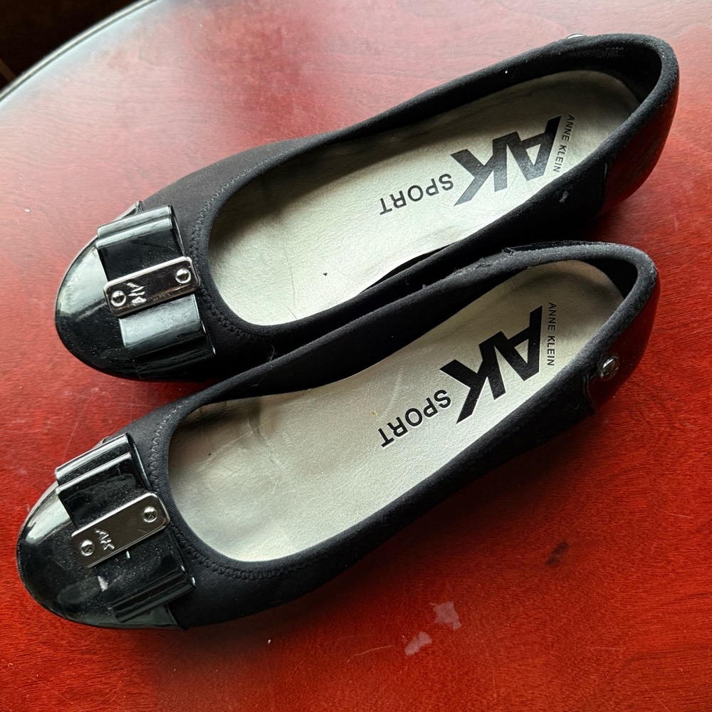 Anne Klein black flats